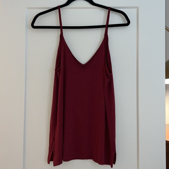 BUNDLE! Three Old Navy Tank Tops - Picture 4 of 10